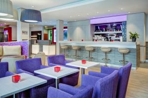 Posezení v ubytování IntercityHotel Celle