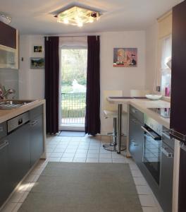 Kuchyň nebo kuchyňský kout v ubytování Ferienhaus Landau