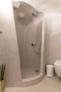 A bathroom at Delta Suites
