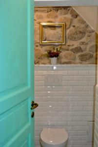 A bathroom at Corte Boero Bed&Breakfast