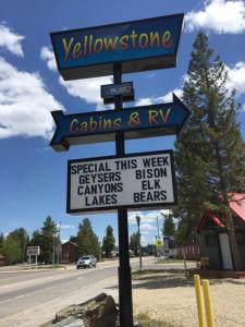 Certifikát, hodnocení, plakát nebo jiný dokument vystavený v ubytování Yellowstone Cabins and RV