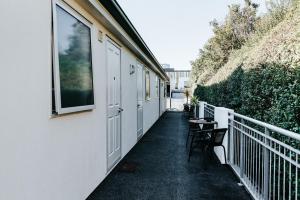 Balkón nebo terasa v ubytování The Grange Motel