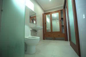 Koupelna v ubytování Rena Segara House Kuta