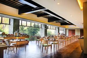 Restoran atau tempat lain untuk makan di Famvida Hotel Lubuklinggau