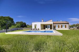 Bazén v ubytovaní Holiday Home Casa Histria alebo v jeho blízkosti