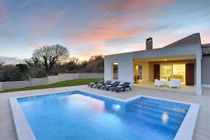 Bazén v ubytovaní Holiday Home Casa Histria alebo v jeho blízkosti