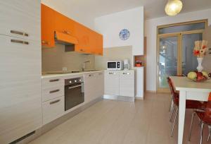 Kuchnia lub aneks kuchenny w obiekcie Villa Blue 2