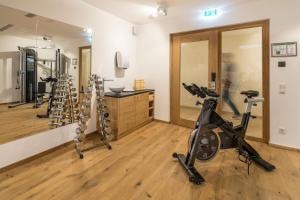 Fitness centrum a/nebo fitness zařízení v ubytování Design Hotel Frauenschuh