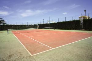 
Instalaciones para jugar a tenis o squash en Barceló Isla Canela o alrededores
