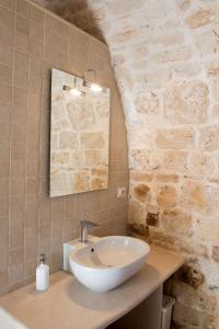 Koupelna v ubytování Trullo suite 59 + 24 fotografií