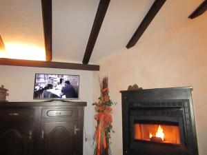 A television and/or entertainment centre at Il Borghetto
