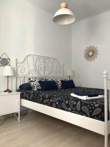 
Een bed of bedden in een kamer bij PureLight Marbella
