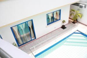 Dumaguete Springs Apartment 내부 또는 인근 수영장