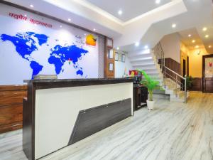 Vstupní hala nebo recepce v ubytování Hotel Sky Rich International - Just a min walk from Karol Bagh Metro Station