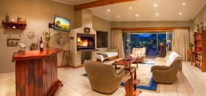 TV a/nebo společenská místnost v ubytování Lauricedale Country House