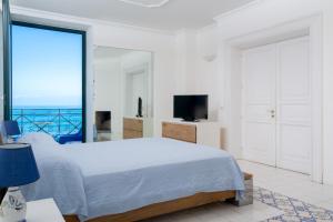 Μια τηλεόραση ή/και κέντρο ψυχαγωγίας στο La Belle Vie B&B
