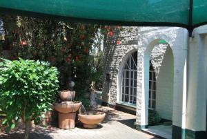 Gallery image of Sleep Eezy Cottages in Benoni