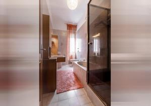 Un baño de Happy & Beautiful Flat in Milan