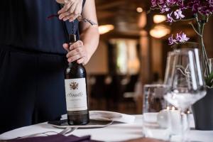 Nápoje v ubytování Romantik Hôtel l'Etoile