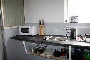 Kuhinja oz. manjša kuhinja v nastanitvi Kaldbakur Guesthouse