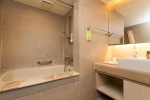 Bilik mandi di Hoya Hot Springs Resort & Spa