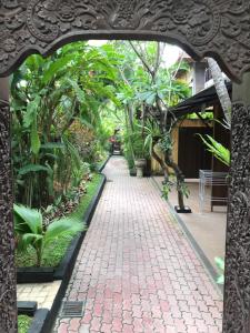 Zahrada ubytování De Puspa Residence Seminyak