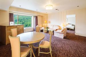 Posezení v ubytování Kofu Kinenbi Hotel