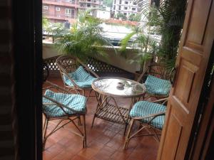 Uma varanda ou terraço em Vardan Resort n' Apartment