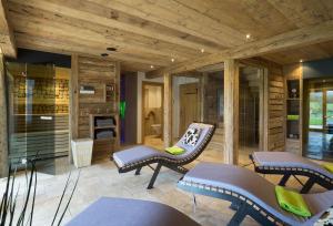 Istumisnurk majutusasutuses Chalets Petry Spa & Relax