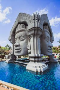 Bazén v ubytování Phuket Orchid Resort and Spa nebo v jeho okolí