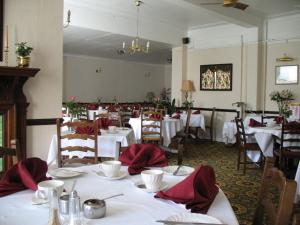 Um restaurante ou outro lugar para comer em Michaelson House Hotel