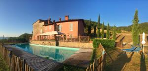 The swimming pool at or close to Rimaggiori Country Home & Restaurant