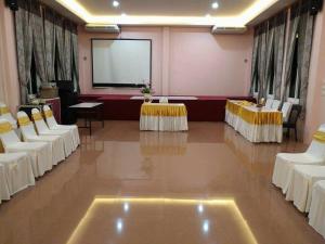 Zona de afaceri și/sau sala de conferințe de la Stamp Hills Resort +79 fotografii