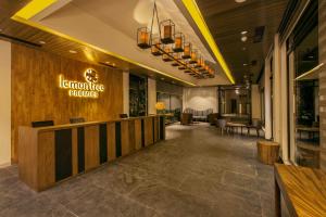Lemon Tree Premier, Corbett的证书、奖牌、标识或其他文件
