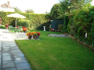 A garden outside Athlumney Manor Guest Accommodation