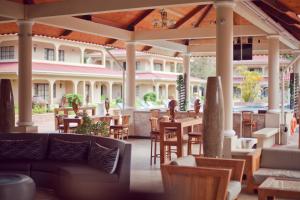 Restoran ili drugo mesto za obedovanje u objektu Oasis Hotel Restaurant & Spa