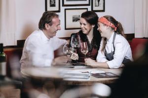 入住DER GREIL - Wein & Gourmethotel的客人