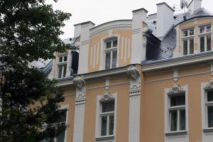 Budova, kde se aparthotel nachází