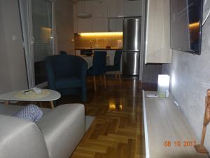 Χώρος καθιστικού στο Flat Kosutnjak 9