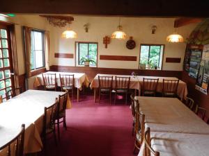 Restaurace v ubytování Madarao Elm Pension