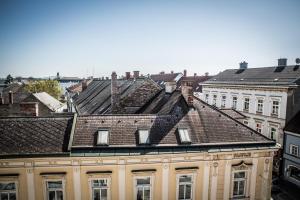 Nespecifikovaný výhled na destinaci Stockerau nebo výhled na město při pohledu z hotelu