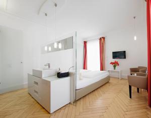 TV a/nebo společenská místnost v ubytování Hotel Seehof