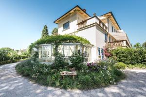 Сад в Villa Mazzanta Relais & Hotel