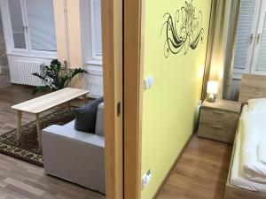 Postel nebo postele na pokoji v ubytování DNM Inn