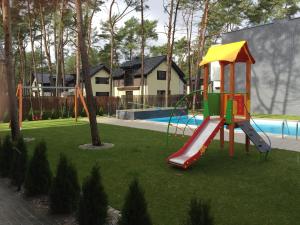 Zona de joacă pentru copii de la Pobierowo Apartments