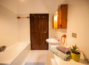 Phòng tắm tại il molinaccio al rio chiaro