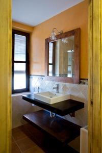 A bathroom at Rincón de San Cayetano