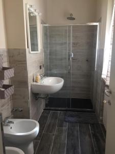 Koupelna v ubytování B&B Domus Benedicta