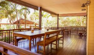 Coco Palm Beach Resort - SHA Extra Plus餐厅或其他用餐的地方
