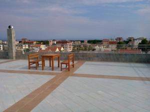 Rõdu või terrass majutusasutuses Hotel Restaurant Globi